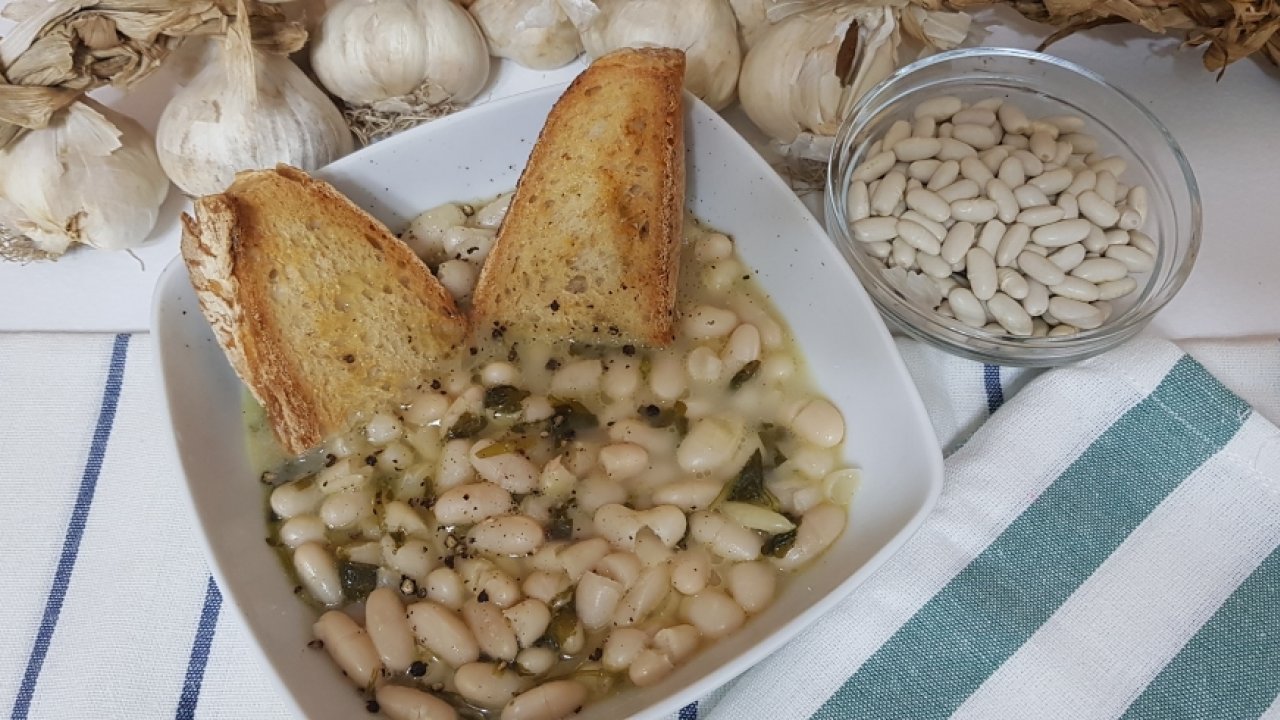 ZUPPA DI FAGIOLI