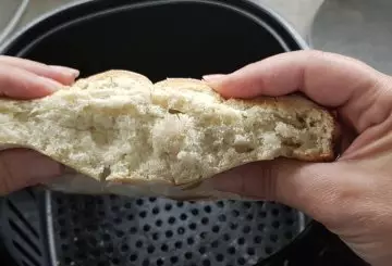 COME AMMORBIDIRE IL PANE NELLA FRIGGITRICE AD ARIA