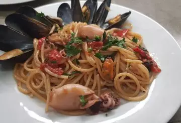 SPAGHETTI COZZE E CALAMARETTI