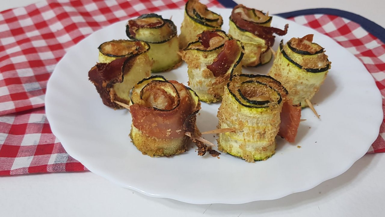 INVOLTINI DI ZUCCHINE IN FRIGGITRICE AD ARIA