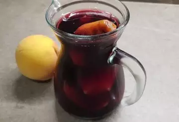PESCHE AL VINO