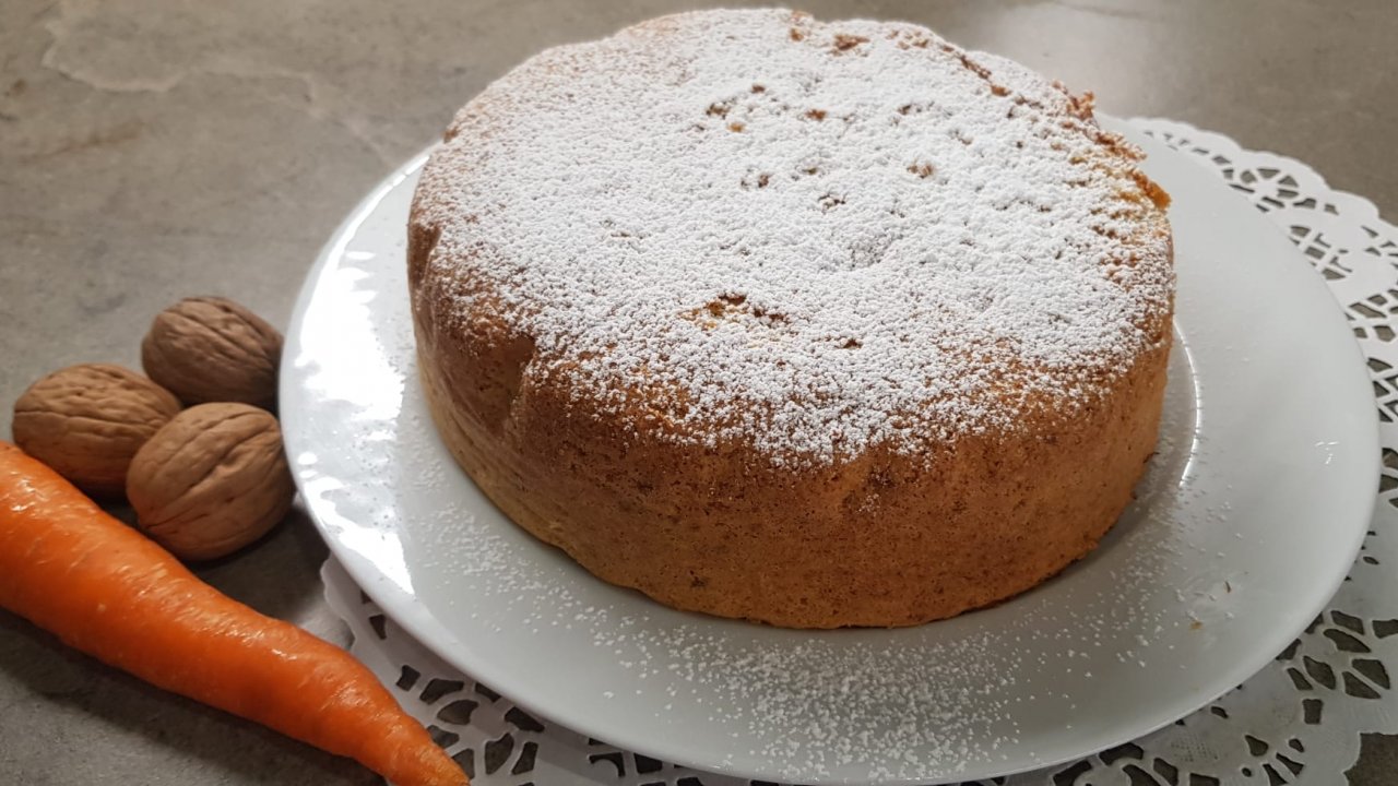 TORTA CAROTE E NOCI