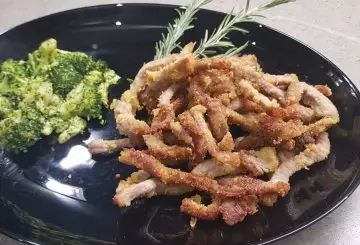 STRACCETTI DI VITELLO IMPANATI IN FRIGGITRICE AD ARIA