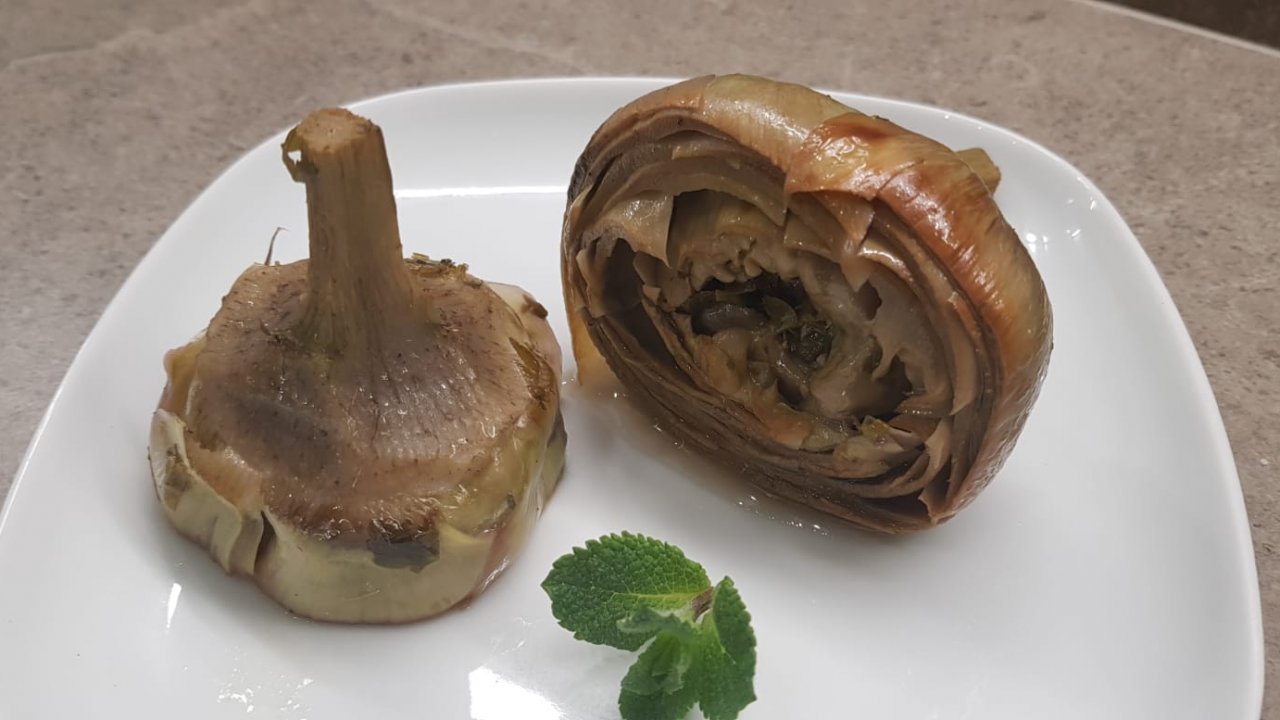 RICETTA CARCIOFI ALLA ROMANA