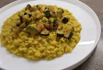RISOTTO ZUCCHINE E ZAFFERANO