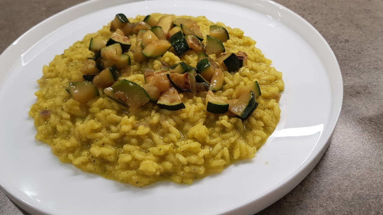 RISOTTO ZUCCHINE E ZAFFERANO