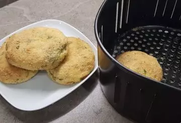 MEDAGLIONI DI PATATE IN FRIGGITRICE AD ARIA