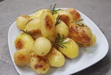 PATATE NOVELLE SOTTOVUOTO AL FORNO