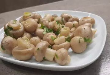 INSALATA DI FUNGHI CHAMPIGNON