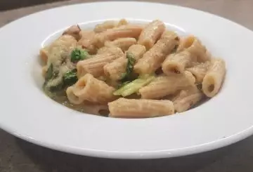 PASTA CON FOGLIE DI CAVOLFIORE