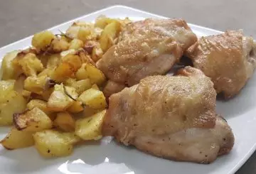 POLLO CON PATATE IN FRIGITRICE AD ARIA
