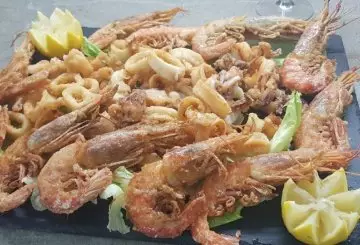 FRITTURA DI GAMBERI E CALAMARI
