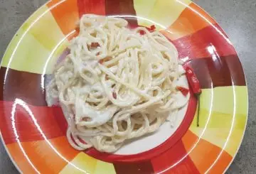 SPAGHETTI AGLIO, OLIO PEPERONCINO E RICOTTA