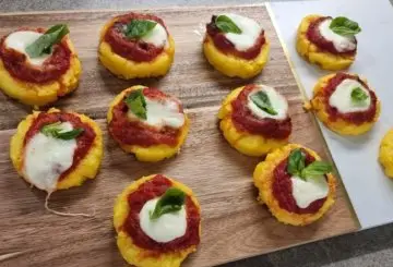 PIZZETTE DI POLENTA IN FRIGGITRICE AD ARIA