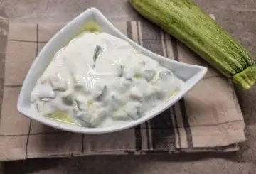 TZATZIKI DI ZUCCHINE