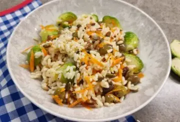 INSALATA DI RISO CON CAVOLINI DI BRUXELLES