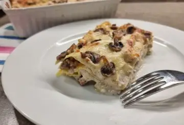 LASAGNA FUNGHI E SALSICCIA