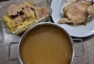 BRODO MISTO DI CARNE E GALLINA