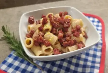 PASTA CON CREMA DI FAGIOLI E COTECHINO