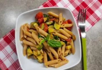 PENNE ZUCCHINE E POMODORINI
