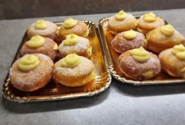 BOMBOLONI ALLA CREMA