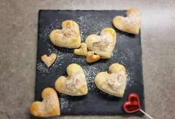 CUORI DI SFOGLIA RIPIENI DI MARMELLATA