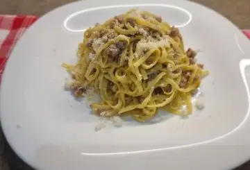 RAGÙ DI VITELLO IN BIANCO