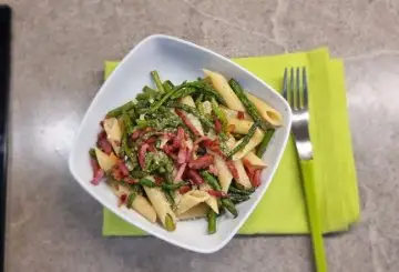 PASTA CON ASPARAGI E SPECK