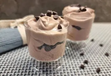 MOUSSE DI NUTELLA E YOGURT GRECO