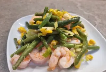 INSALATA DI GAMBERI, FAGIOLINI E MAIS