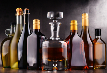Alcol: protagonista di vino, liquori e ricette