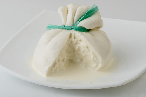 Burrata, dalla puglia il latticino tutto da gustare