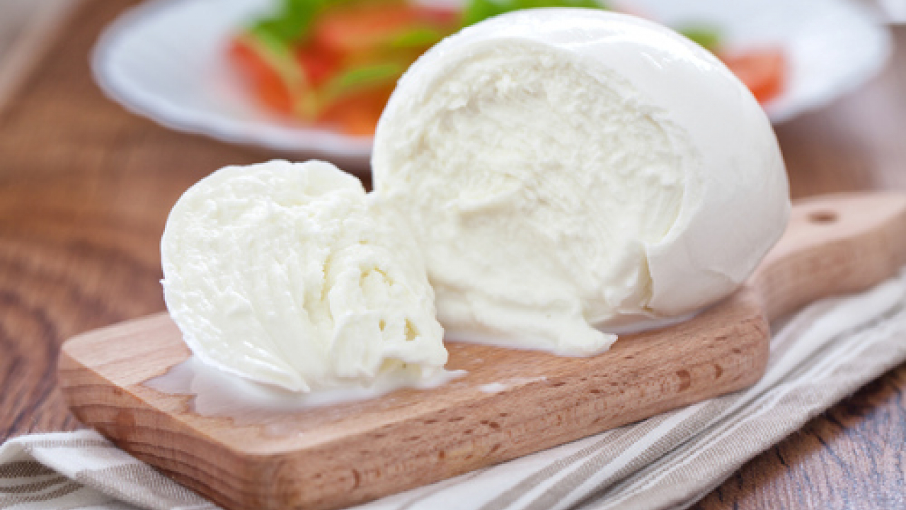 Esiste la mozzarella nera?