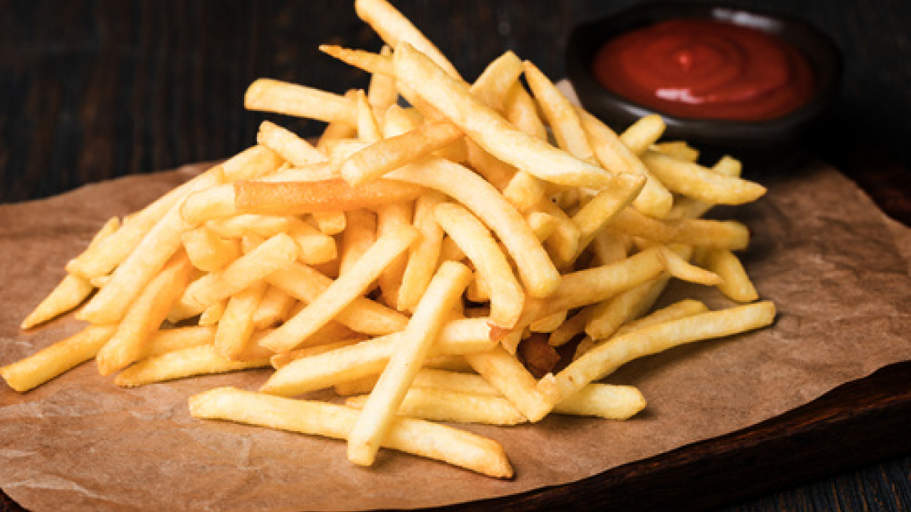 Differenza tra patatine fritte e chips