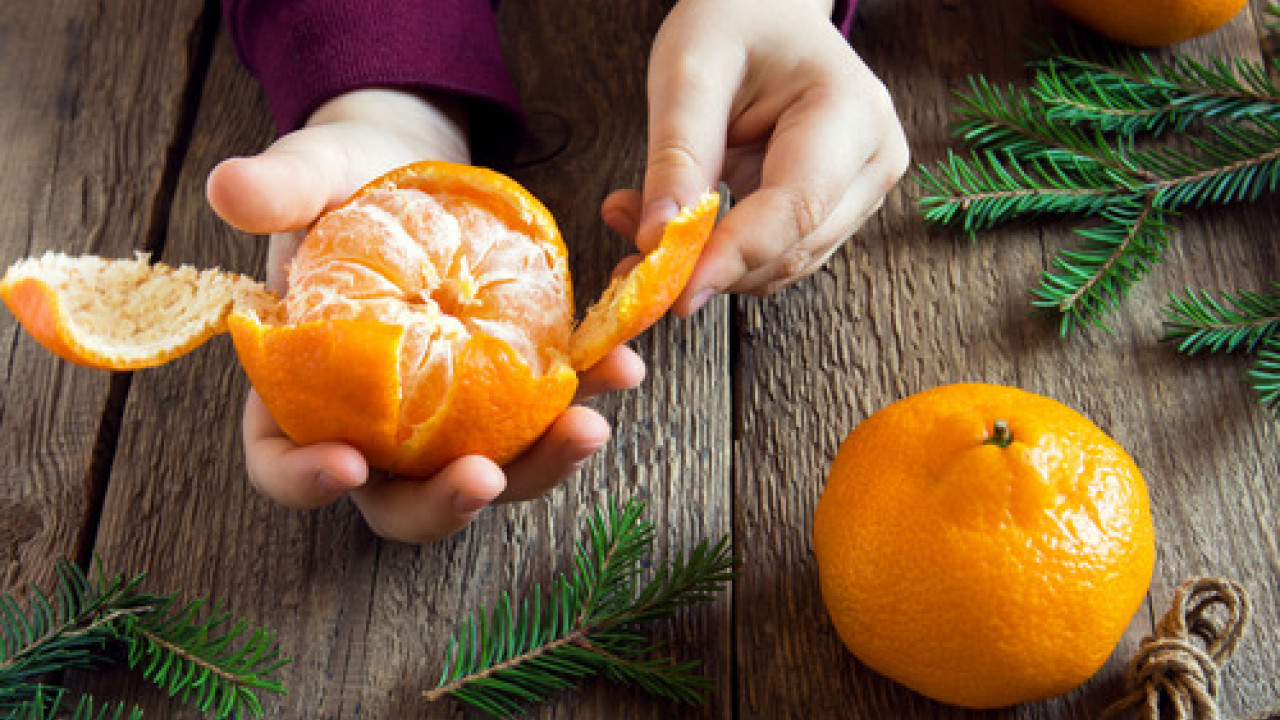 Come pulire e tagliare il mandarino