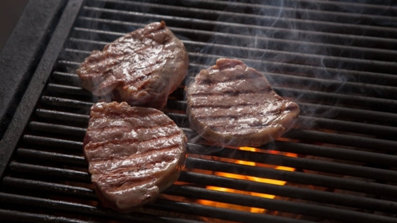 Carne alla griglia: perché fa male