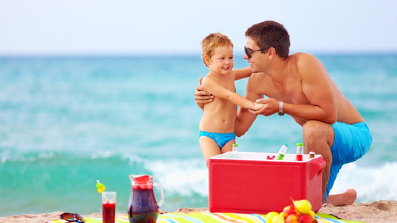 Fare il bagno dopo mangiato: quanto tempo deve passare? 