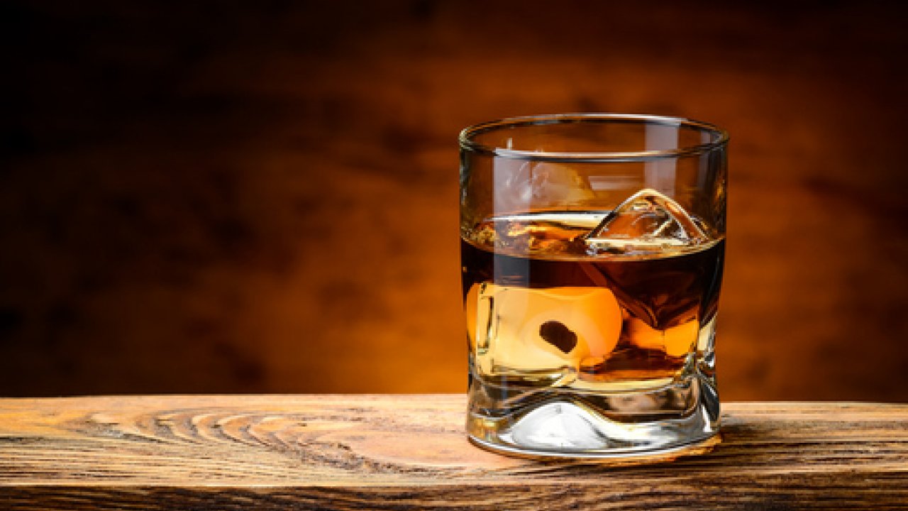 Whisky o whiskey: origini, storia, differenze