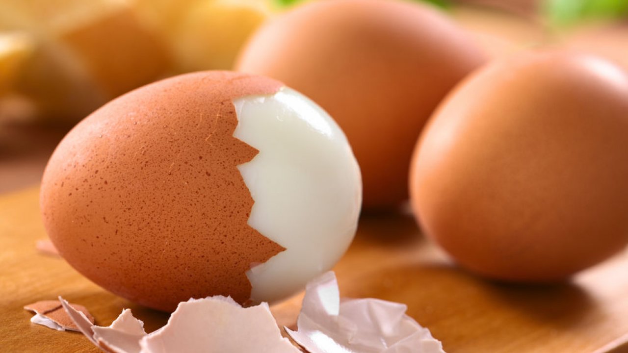 Come sgusciare le uova sode