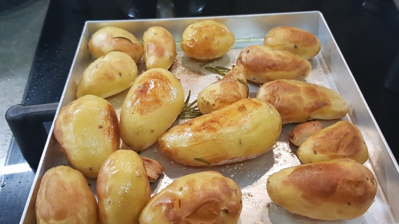  PATATE NOVELLE AL FORNO