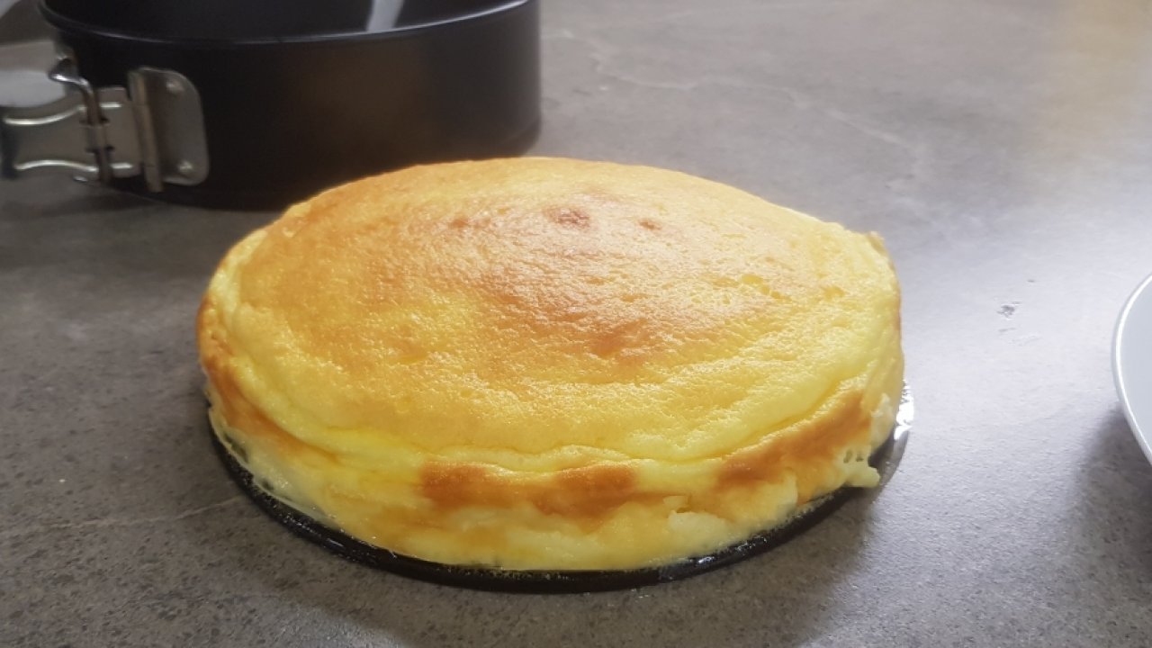TORTA ALLO YOGURT SENZA FARINA E LIEVITO