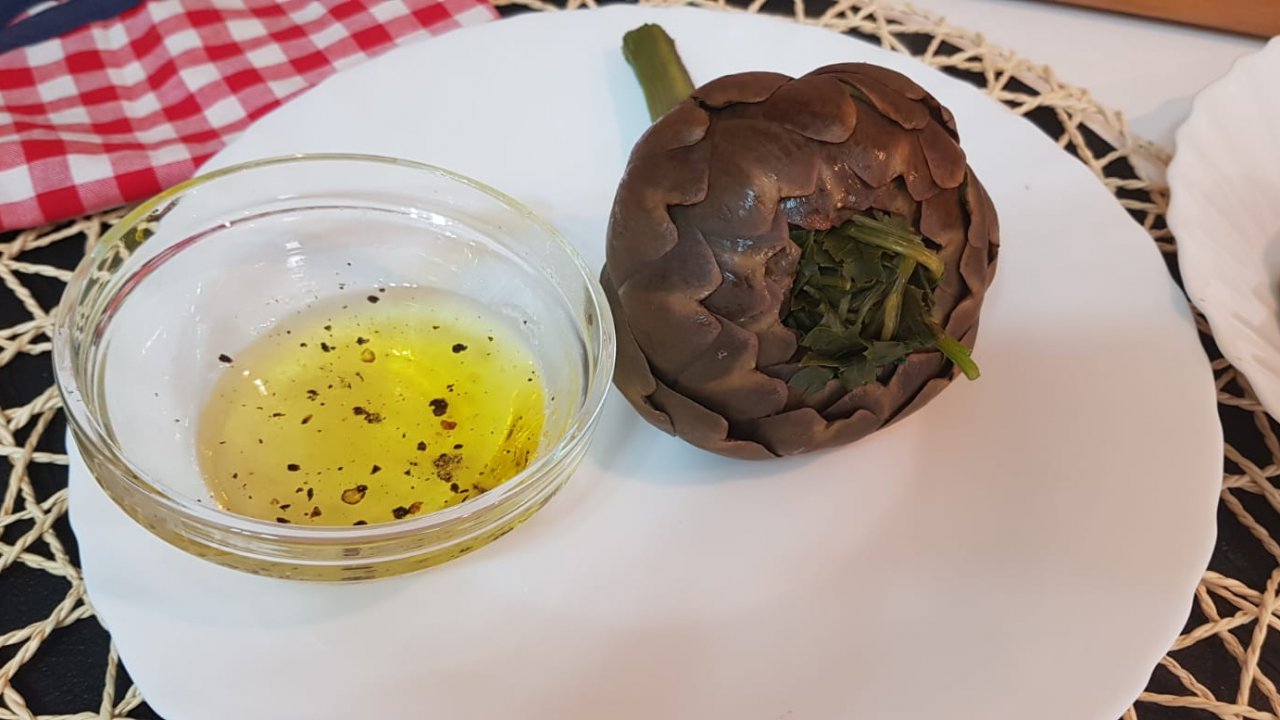 CARCIOFI BOLLITI ALLA NAPOLETANA