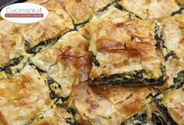 PIZZA DI PASTA SFOGLIA CON SCAROLE