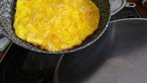 Frittata Di Cipolle, un Secondo Semplice e Tradizionale preparazione 9