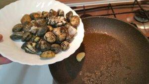 Sautè di Vongole preparazione 1