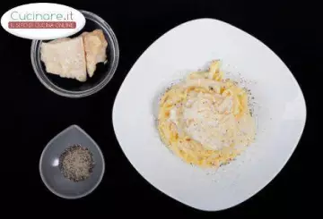 SPAGHETTI CACIO E PEPE