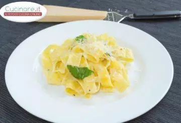 TAGLIATELLE AL LIMONE
