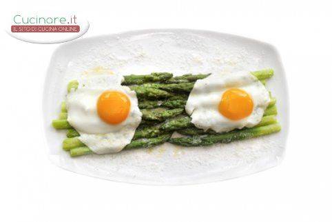 secondi di verdure -  asparagi alla milanese