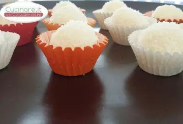 DOLCETTI AL COCCO, UN PECCATO DI GOLA CON UN OCCHIO ALLA LINEA
