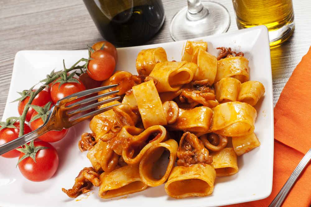 Calamarata con Ragù di Pesce Spada